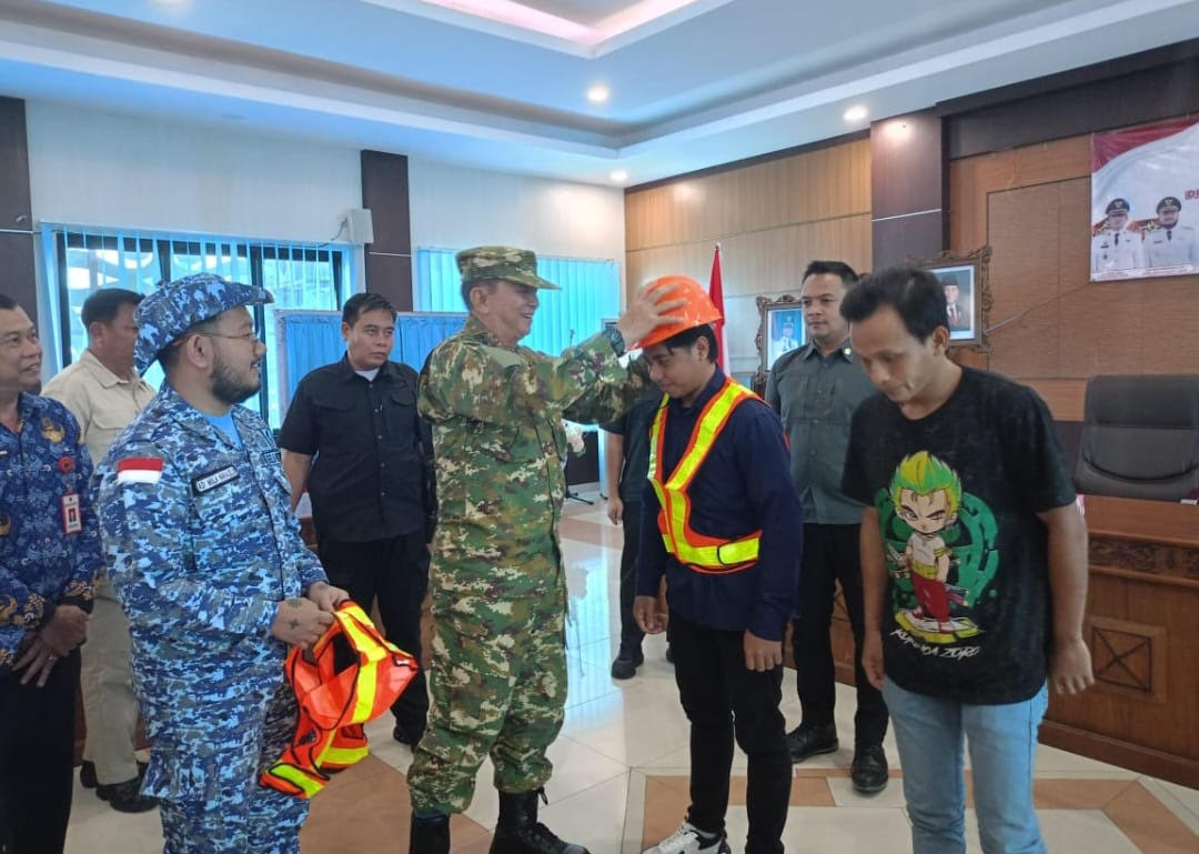 Bupati M Yamin Lepas 28 Peserta Pelatihan Alat Berat