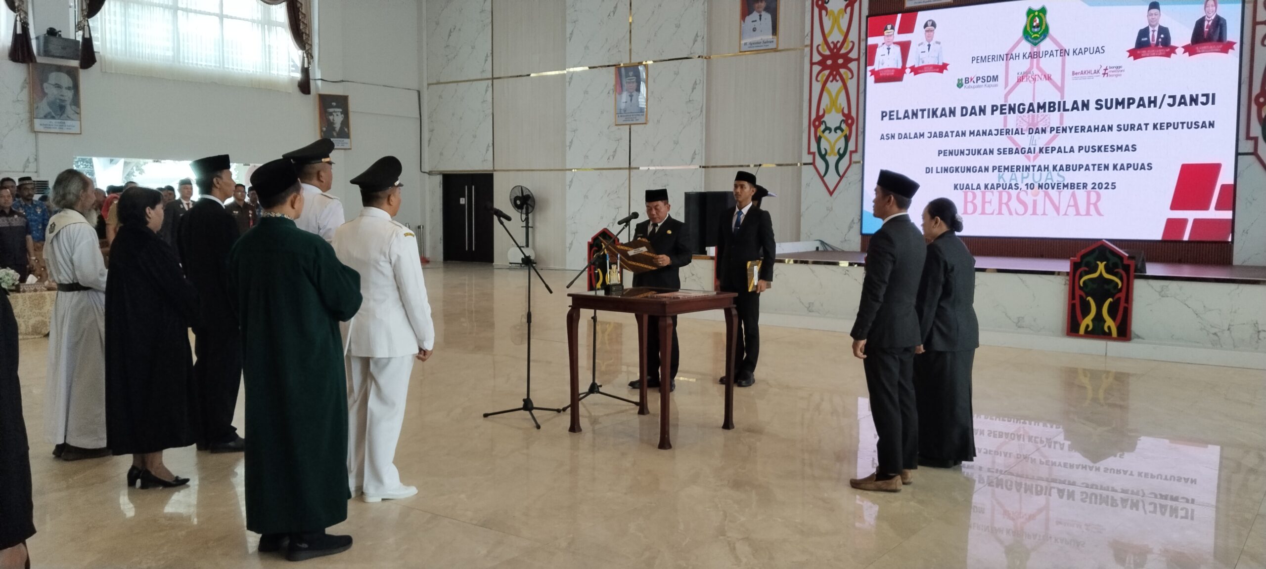 Mulai Tren Mutasi Pejabat di Kalteng, Bupati Wiyatno Ambil Sumpah 71 Pejabat Manajerial