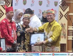Bupati Heriyus Terima Penghargaan Bangga Kencana dari BKKBN