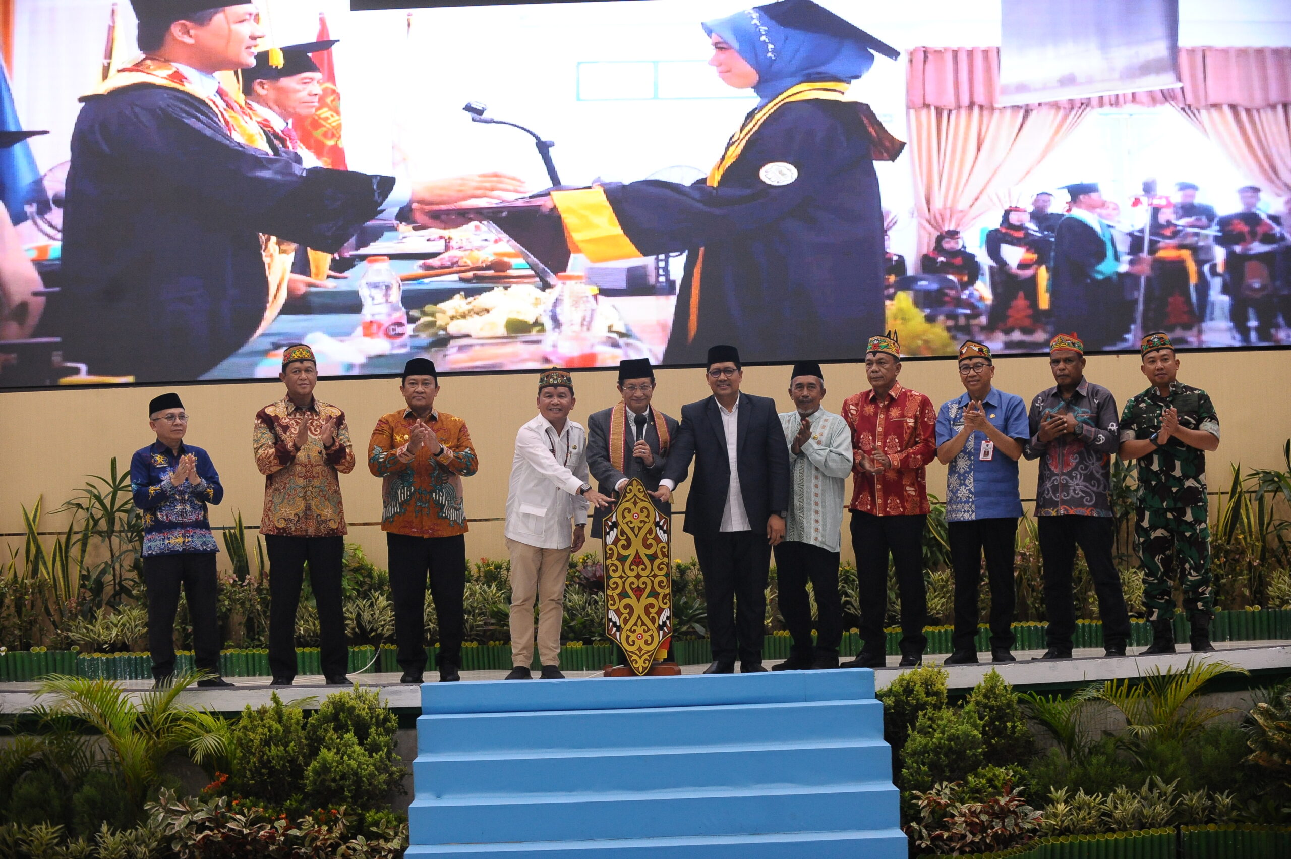 Gubernur Dampingi Menag Resmikan UIN Palangka Raya