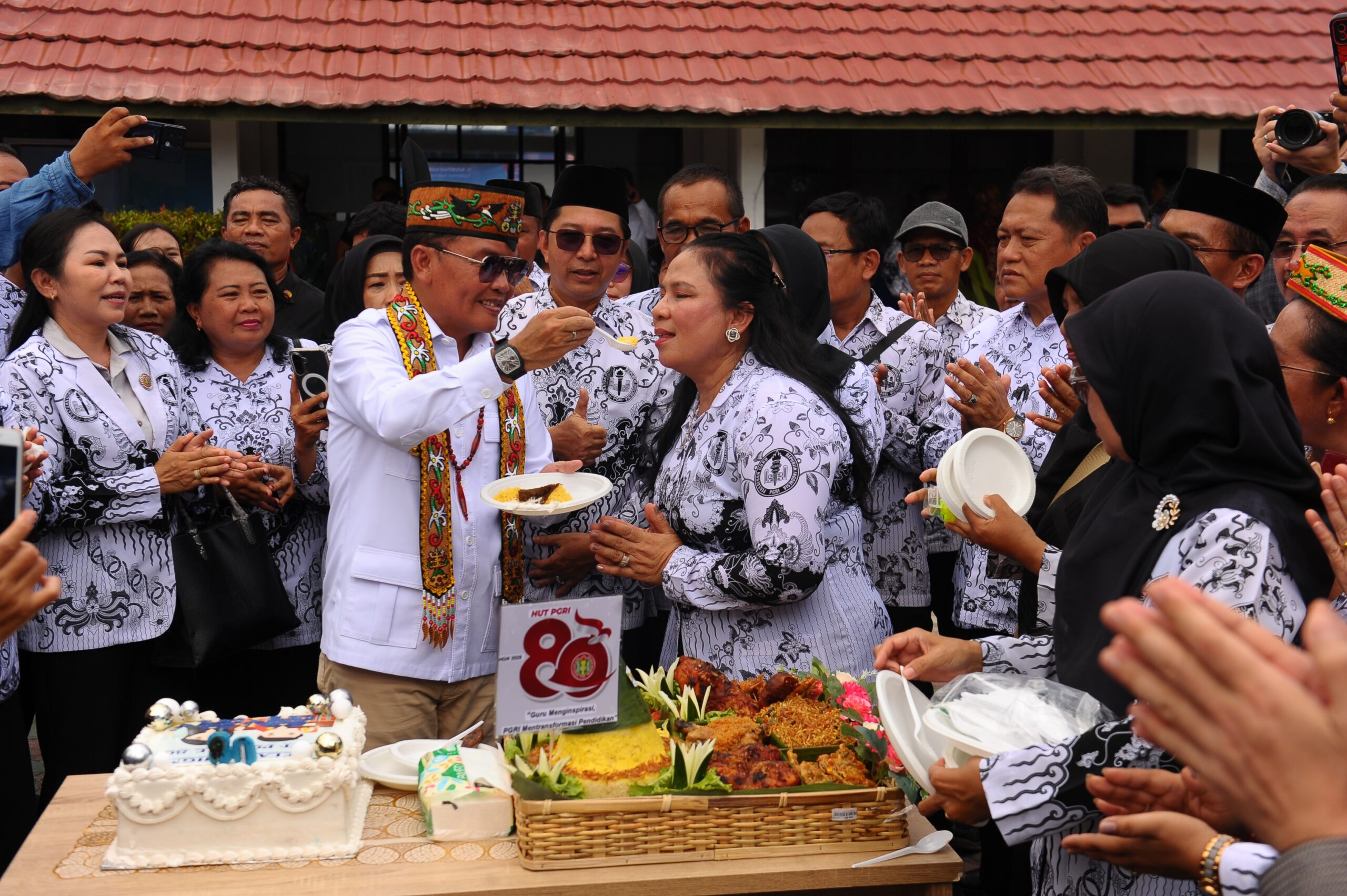 HARI GURU NASIONAL-Gubernur Agustiar Pimpin Upacara HGN