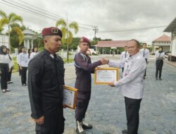 2 Sipir Lapas Sampit Terima Penghargaan