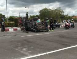Rem Blong, Pikap Terbalik di Bundaran Seth Adji