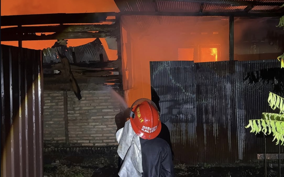 Listrik Jeglek, Rumah di S Parman Hangus Terbakar