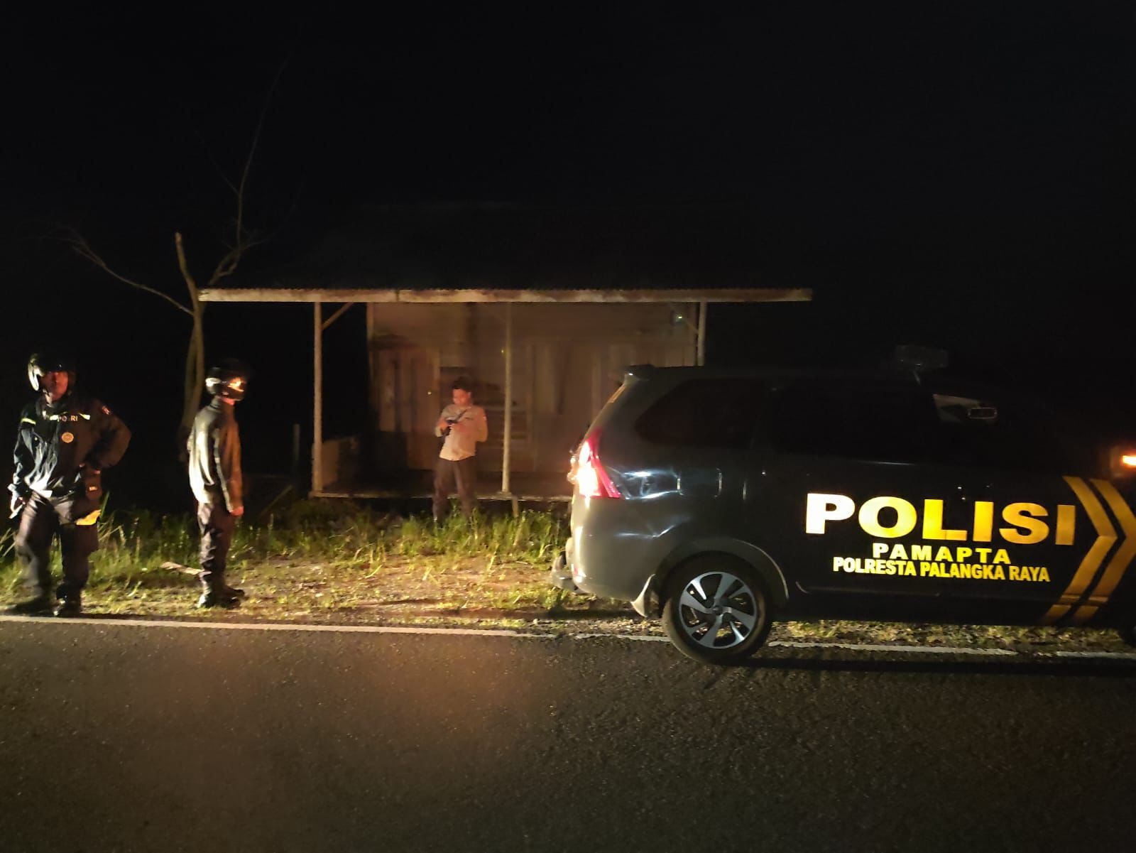 Anggota Polsektor Jekan Raya Gagalkan Pembakaran Rumah Kosong