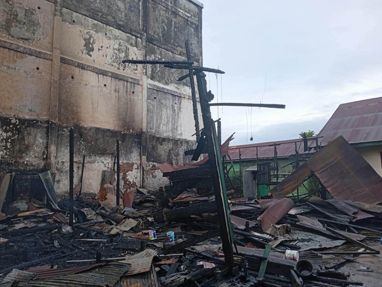 2 Rumah dan Barak Hangus Terbakar di Kuala Pembuang