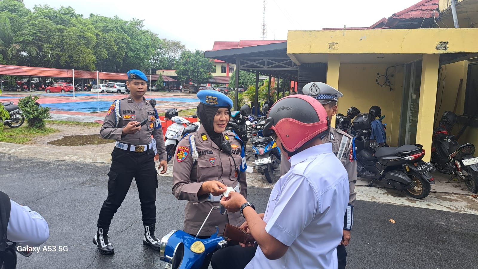 Tegakkan Disiplin, Bid Propam Periksa Surat Kendaraan Personel