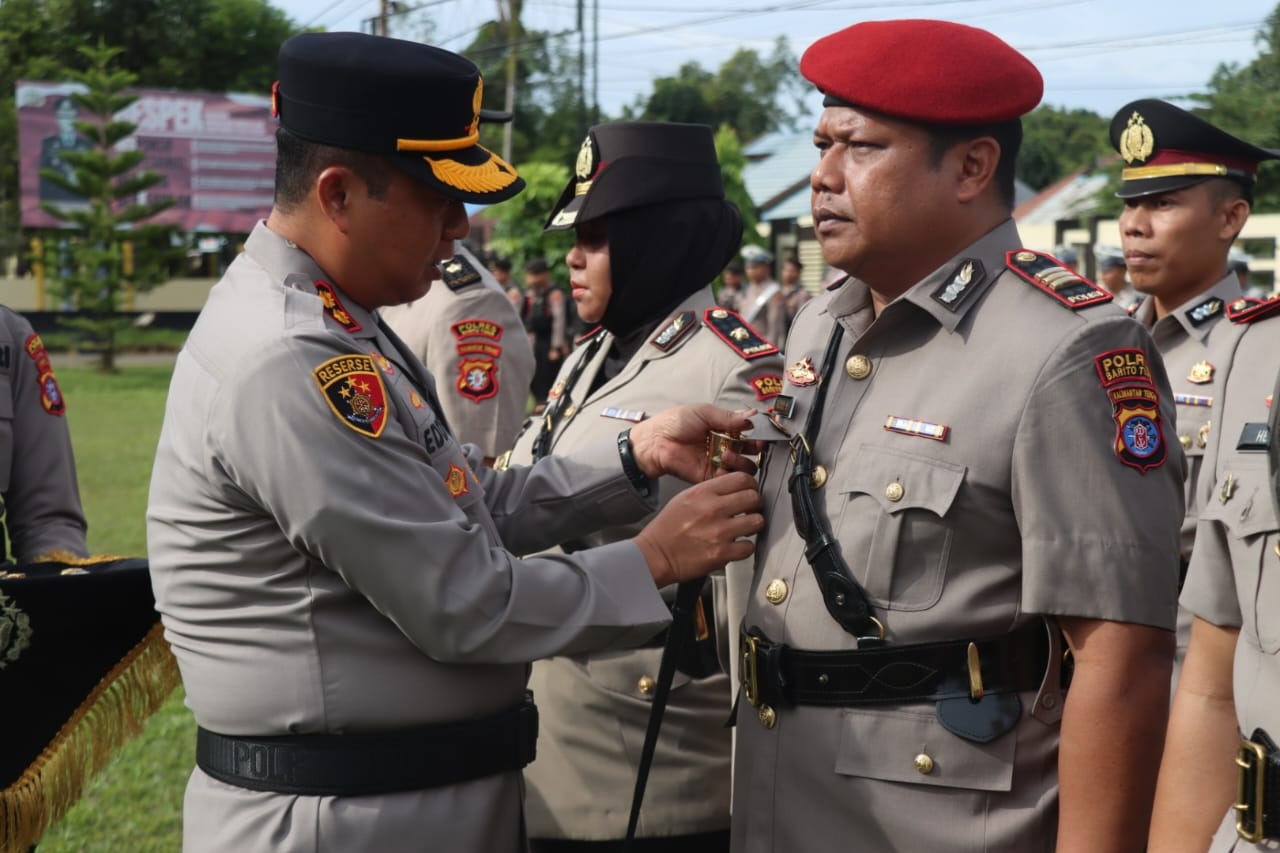 Kapolres Bartim Pimpin Sertijab PJU dan Kapolsek Jajaran
