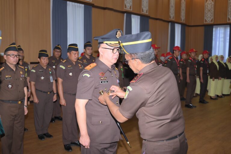 Arip Zahrulyani Jabat Wakajati Kalteng Arip Zahrulyani Jabat Wakajati Kalteng
