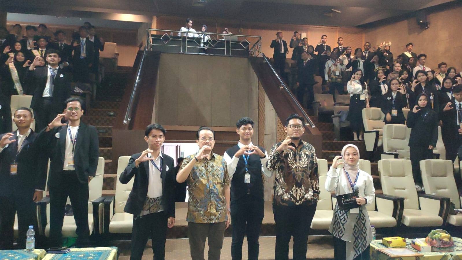 SEKOLAH PARLEMEN-Teras Narang Ingatkan Generasi Muda Prinsip 5K