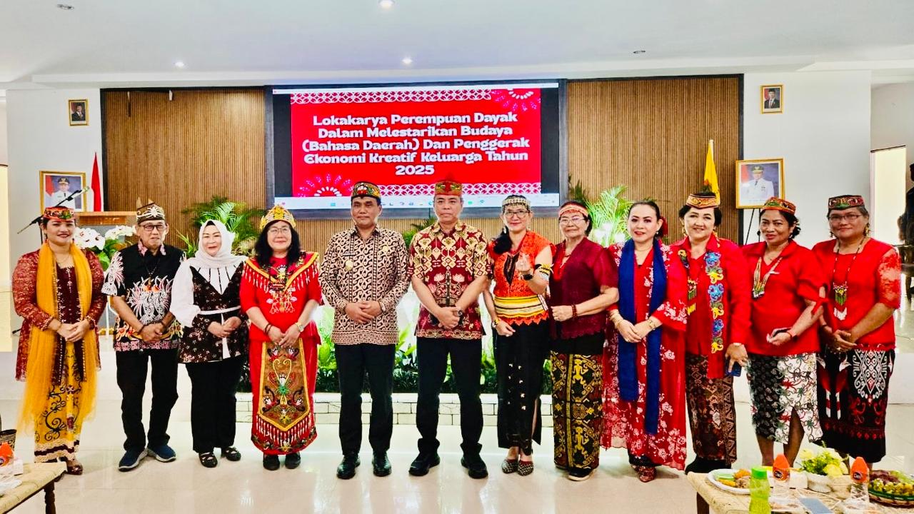 Lokakarya Perempuan Dayak Kota Palangka Raya Melestarikan Bahasa Daerah dan Membangun Ekonomi Keluarga