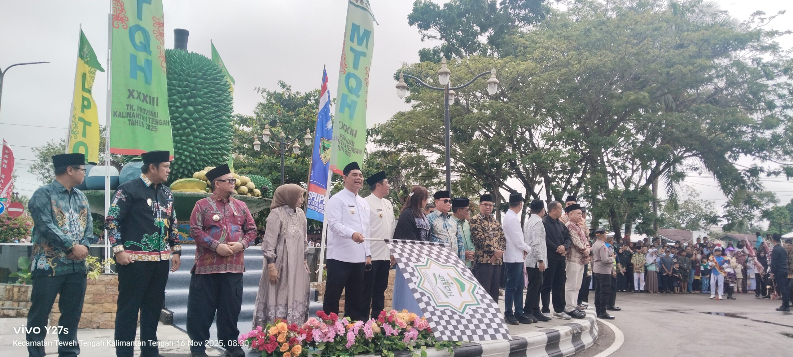 Pawai Ta'aruf Meriahkan MTQH XXXIII Kalteng di Barut