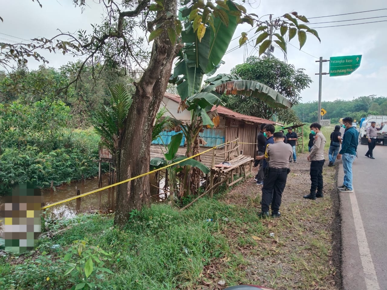 Geger, Mayat Tanpa Identitas Mengapung di Parit Jalan Trans Kalimantan