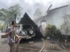 Mobil dan Rumah Hangus Terbakar