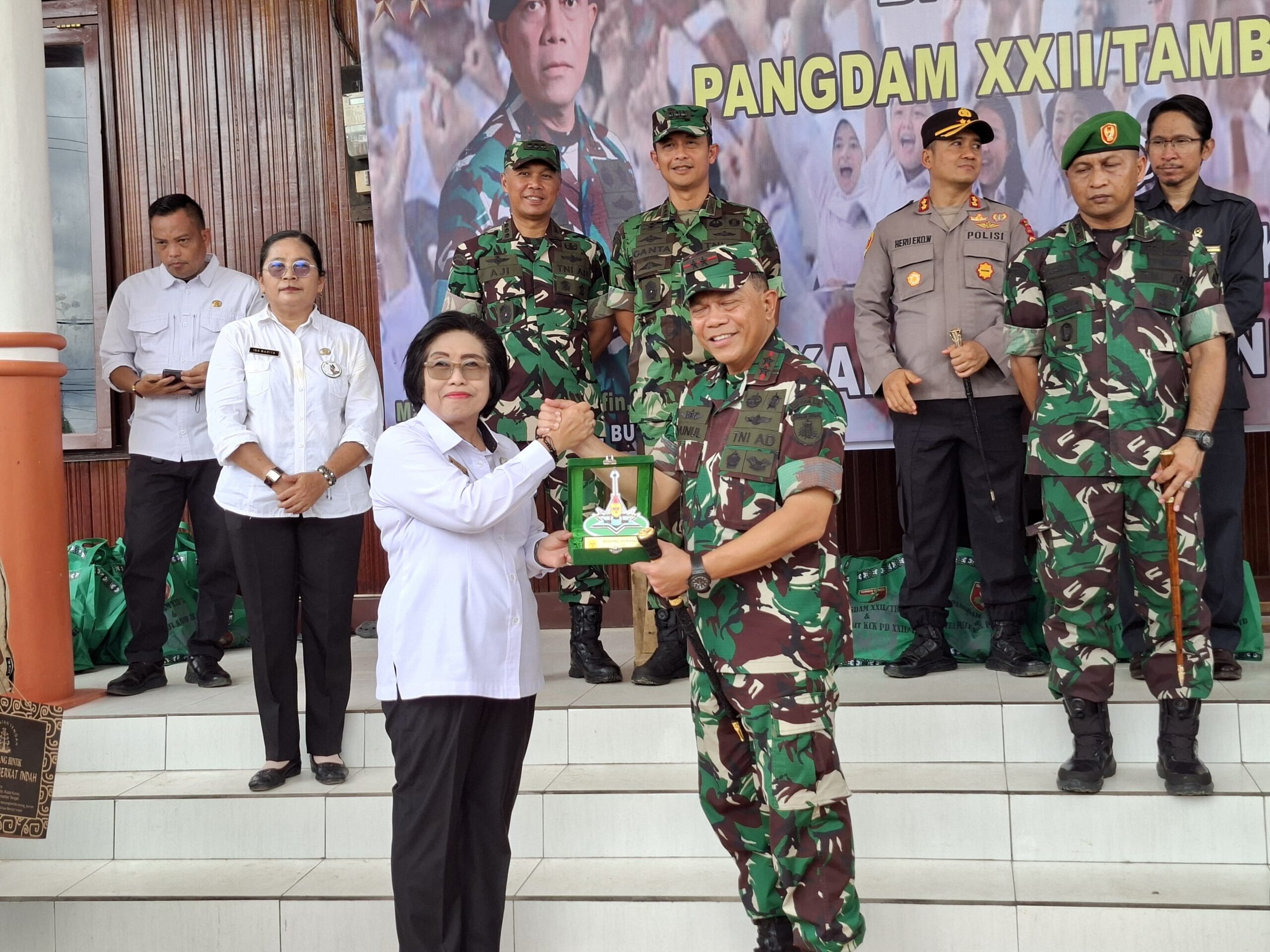 Wabup dan Pangdam XXII/TB Bakti Sosial di Sekolah Rakyat