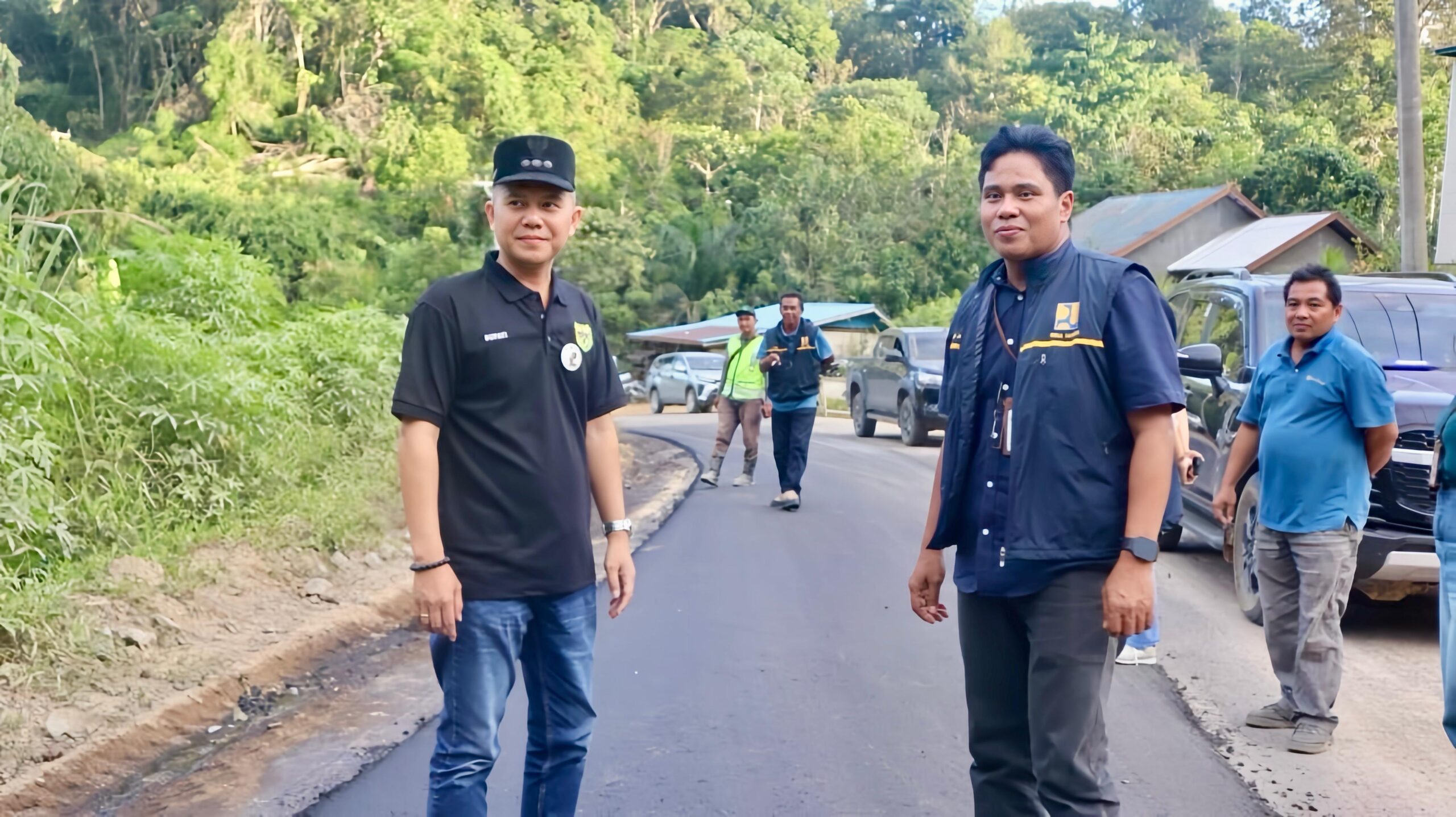 Bupati Jaya Monong Tinjau Progres Peningkatan Infrastruktur Jalan