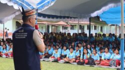 Bupati Jaya Monong Ajak Pelajar Tewah Siapkan Masa Depan