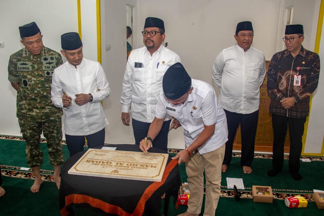 Kepala Staf Presiden dan Gubernur Resmikan Masjid Al Qadar