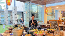 SWISS-BELHOTEL DANUM HADIRKAN "PASAR TUMPAH"-Sensasi Kuliner Nusantara dan Asia di Tepi Kolam Renang