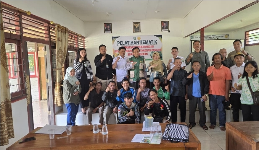 Sosialisasi program BPJS Ketenagakerjaan dan penyerahan kartu peserta DBH Sawit Kabupaten Kotim Tahun 2025