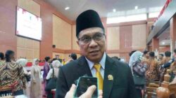 MOMEN HARI GURU-Tantangan Pendidikan Kompleks, Kolaborasi Harus Diperkuat