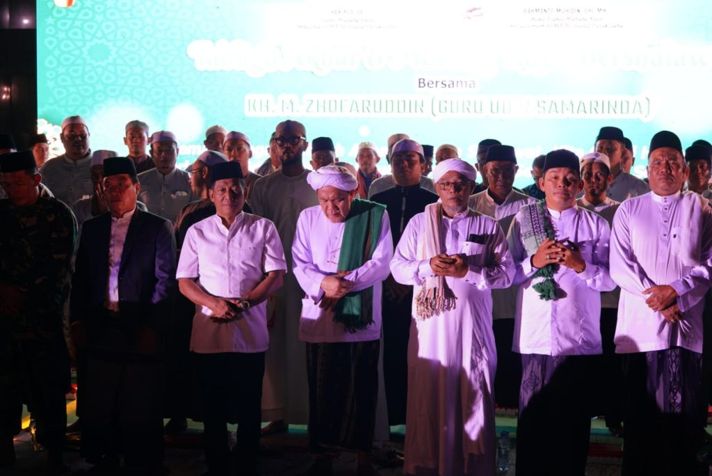Bupati Bersama Ribuan Masyarakat Padati Tabligh Akbar dan Murung Raya Bershalawat