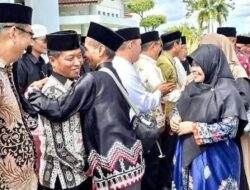 Ketua DPRD Murung Raya Rumiadi Melepas Keberangkatan Umrah 59 Juara STQ