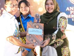 Dina Maulidah Raih Penghargaan Figur Inovatif dan Inspiratif