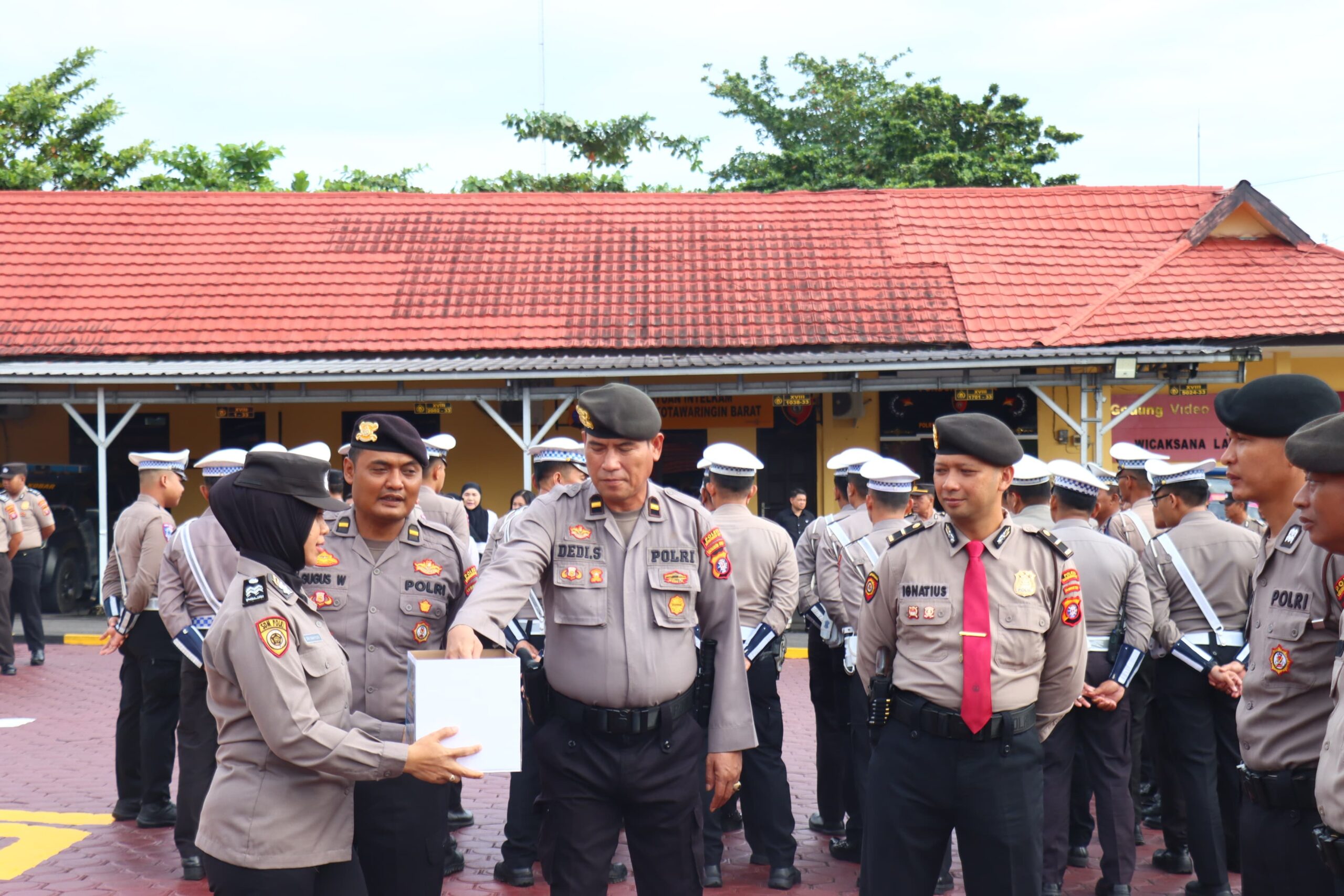 Polres Kobar Galang Dana Untuk Korban Banjir Bandang di Aceh-Sumur-Sumbar
