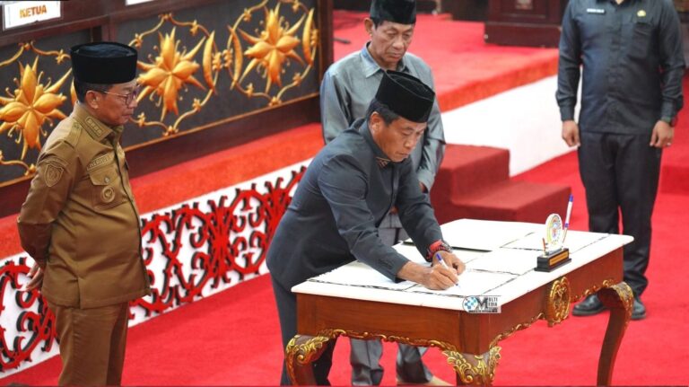 Legislatif dan Eksekutif Sepakati Raperda APBD Mura 2026 Legislatif dan Eksekutif Sepakati Raperda APBD Mura 2026