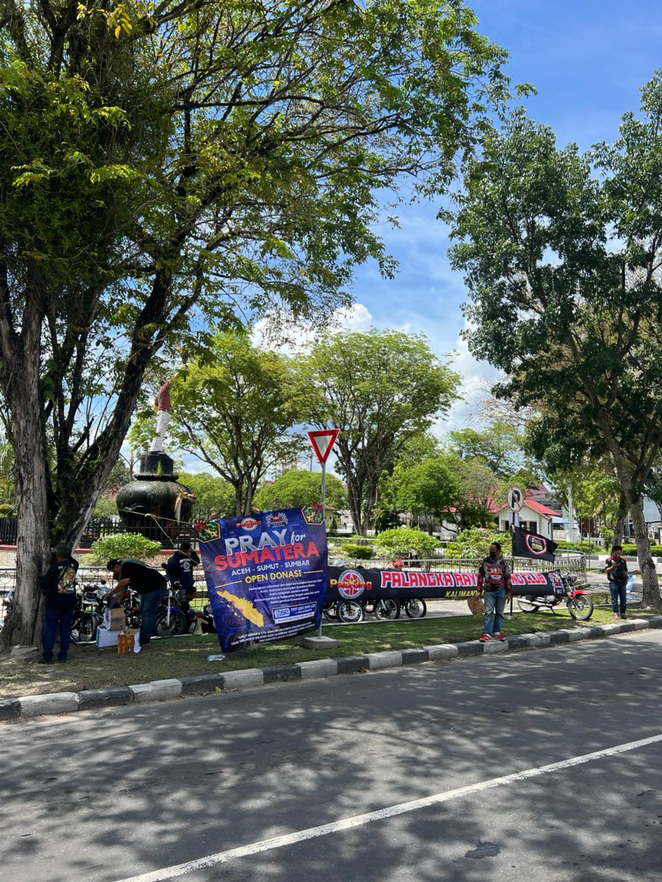 Parking Club Palangka Raya Galang Dana untuk Korban Banjir dan Longsor di Sumatera Parking Club Palangka Raya Galang Dana untuk Korban Banjir dan Longsor di Sumatera