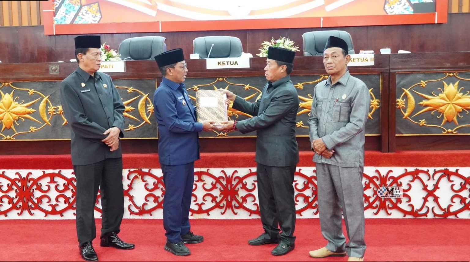 DPRD Terima Penyerahan KUA dan PPAS dari Pemkab
