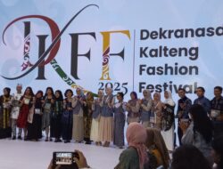 PENUTUPAN DKFF 2025 BERLANGSUNG MEGAH-Wastra Kalteng Kian Bersinar di Panggung Fashion