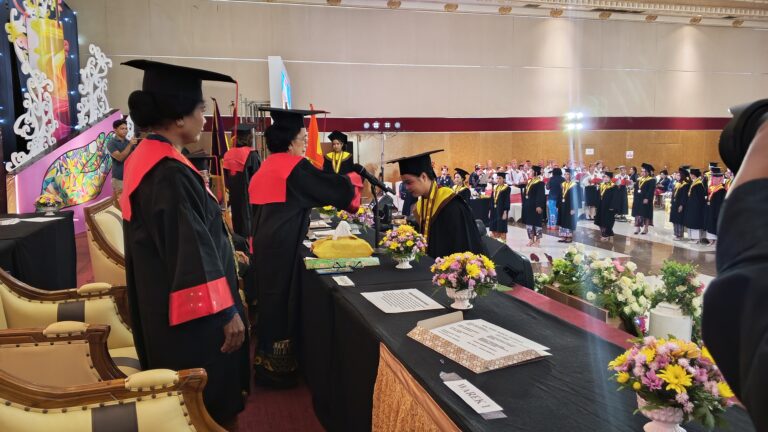 Universitas Eka Harap Wisuda 341 Lulusan D3 dan S1
