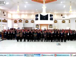 Bupati Heriyus Sematkan Satyalancana Karya Satya Kepada 284 ASN