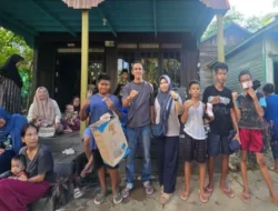 Anggota DPRD Mura Akhirudin Pakai Dana Pribadi Meriahkan HUT RI di Sejumlah Desa