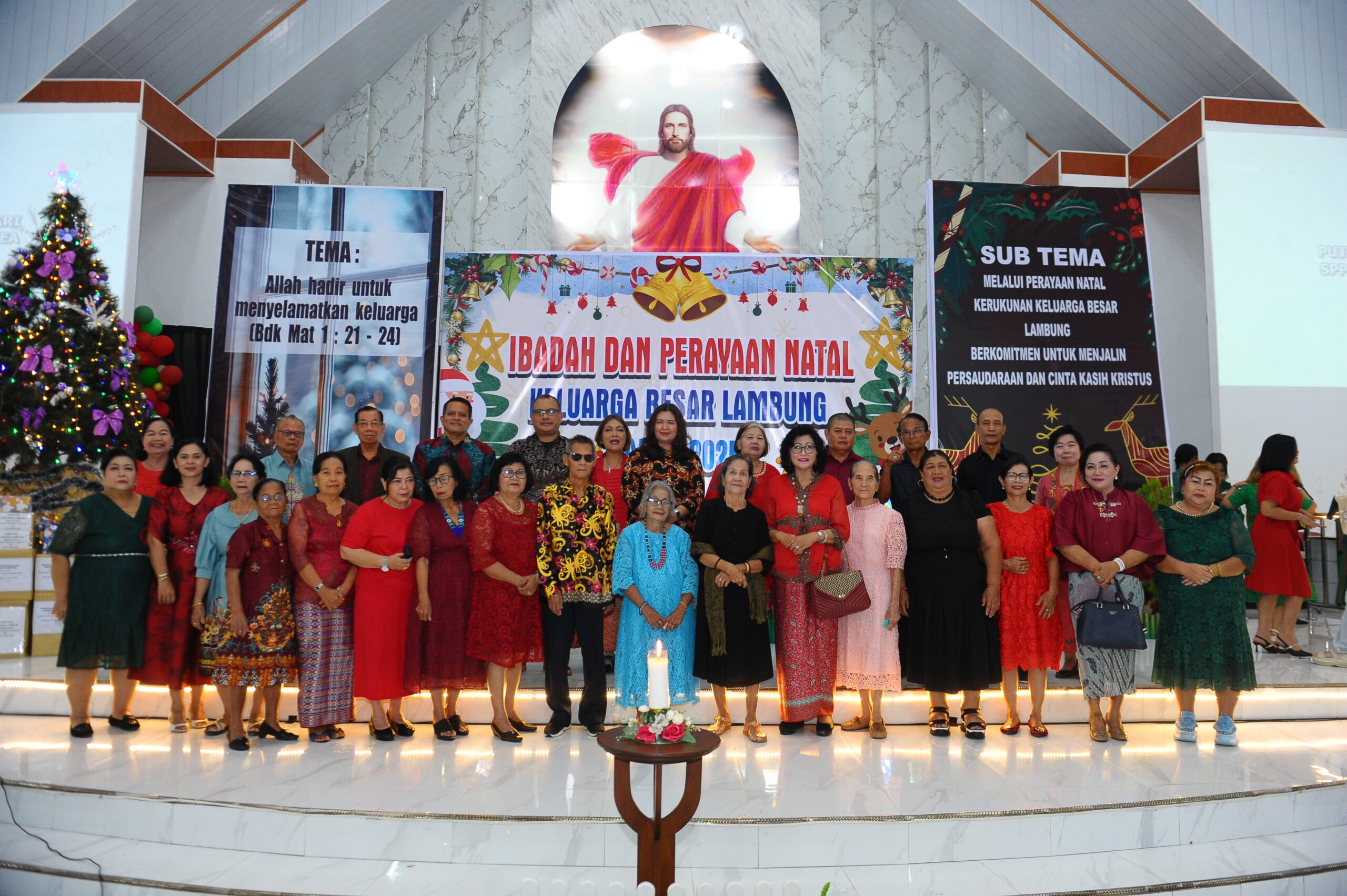 Sukacita Natal Keluarga Besar Lambung Berlangsung Meriah