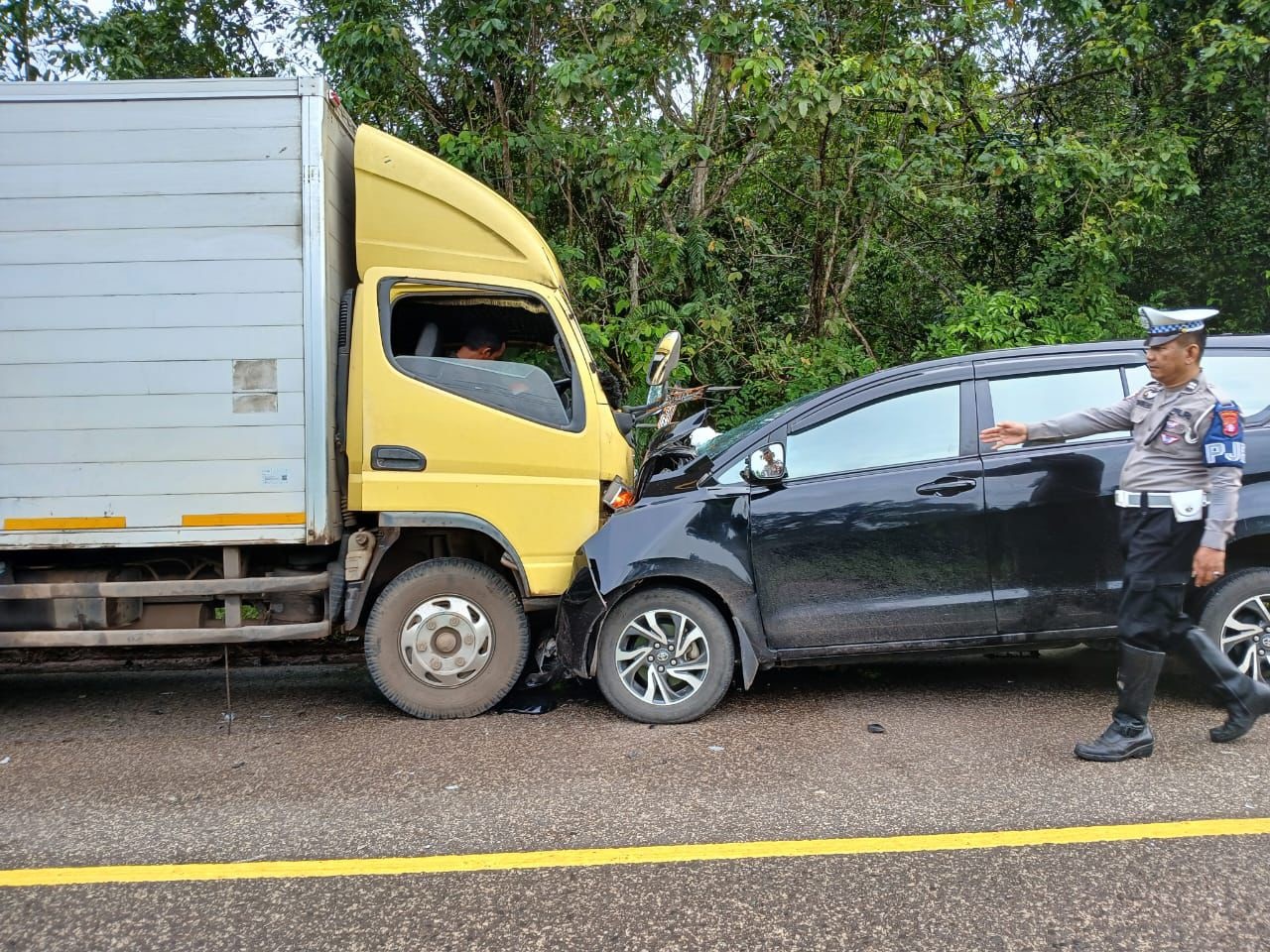 Mobil Adu Banteng, Kepala Depo Pertamina Sampit Tewas