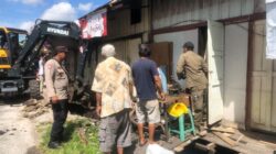 Tim Gabungan Tertibkan Drainase Jalan Christopel Mihing Tim Gabungan Tertibkan Drainase Jalan Christopel Mihing