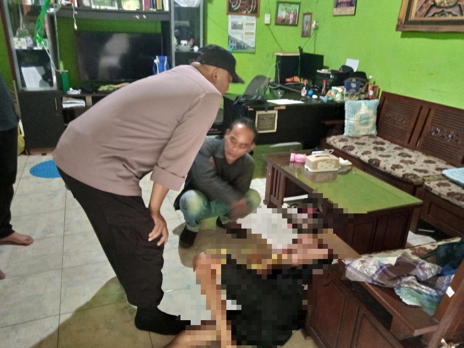 Polsek Sabangau Evakuasi Warga Diduga ODGJ