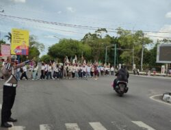Satlantas Atur Arus Lalu Lintas Parade Natal 2025