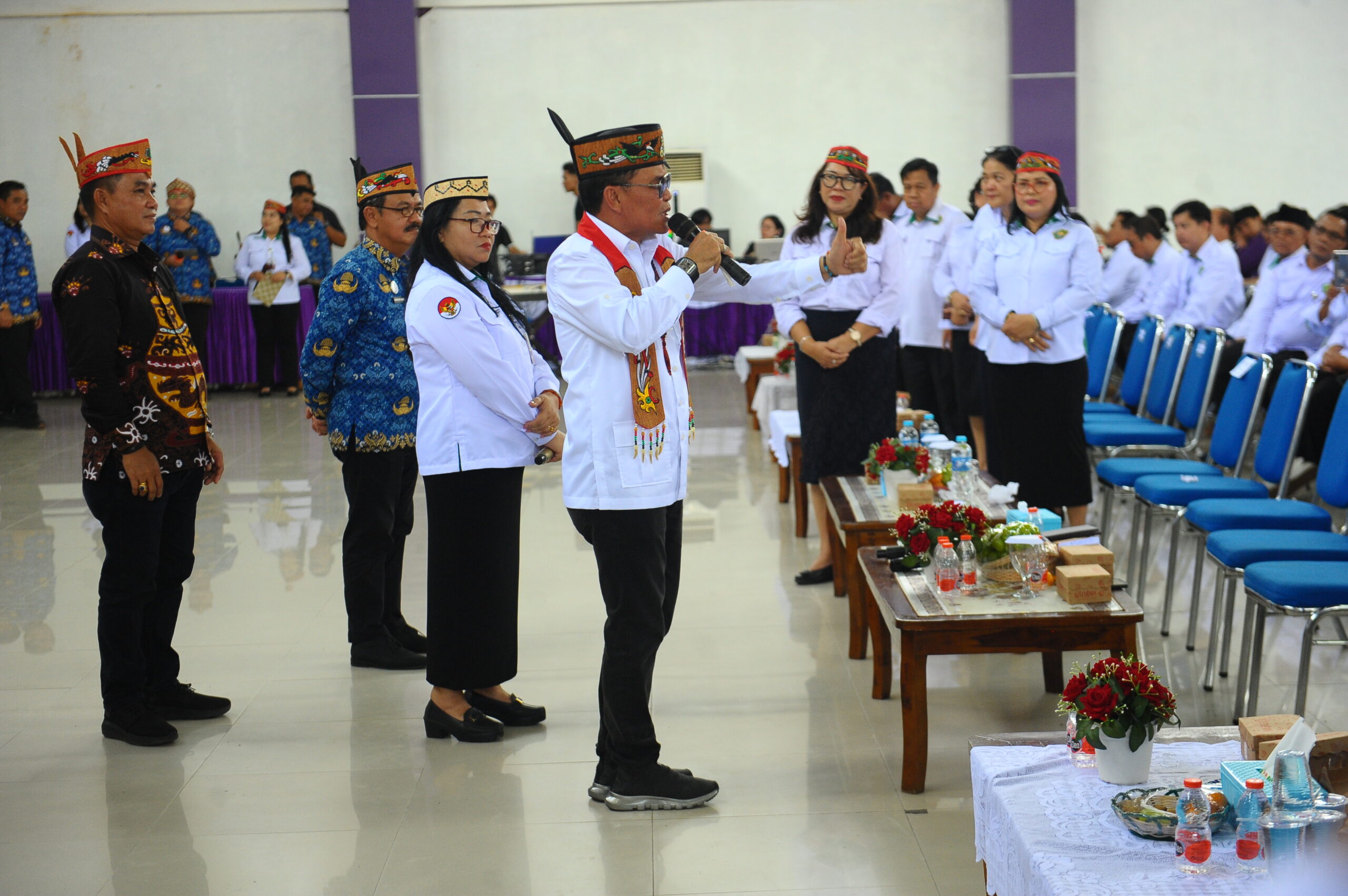 SEMINAR PENDIDIKAN DI IAKN Gubernur Seru Mahasiswa Jaga Moral dan Etika