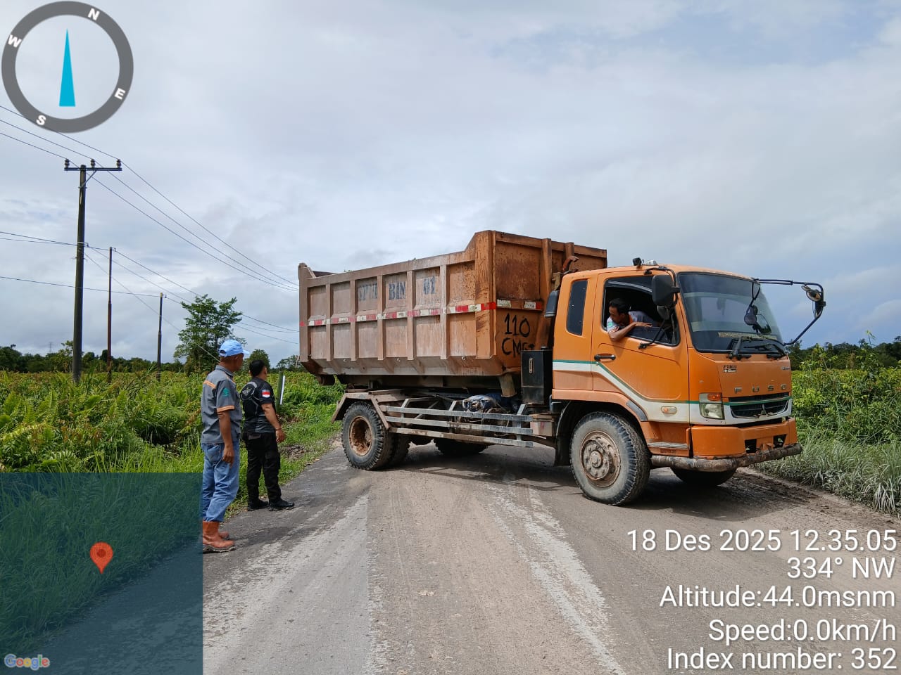 Jelang Nataru dan Haul Kyai Gede-PT. BGA Berkontribusi Dalam Perbaikan Jalan Penghubung Pangkalan Bun-Kotawaringin Lama.