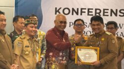 Bupati Shalahuddin Terima Penghargaan PWI Kalteng