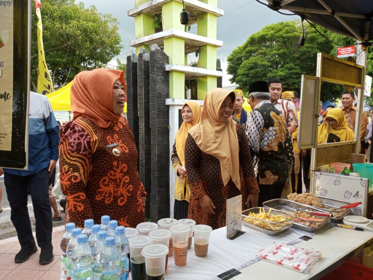 Bupati Nuhidayah Resmikan Begoyap Night Market 