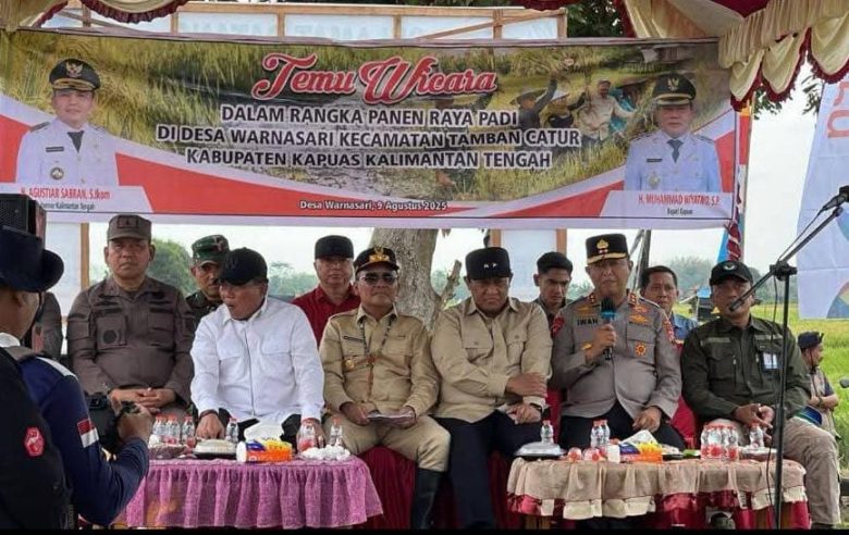Gubernur dan Bupati Panen Raya di Desa Warnasari