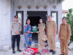 Wabup Serahkan Bantuan Korban Kebakaran di Timpah