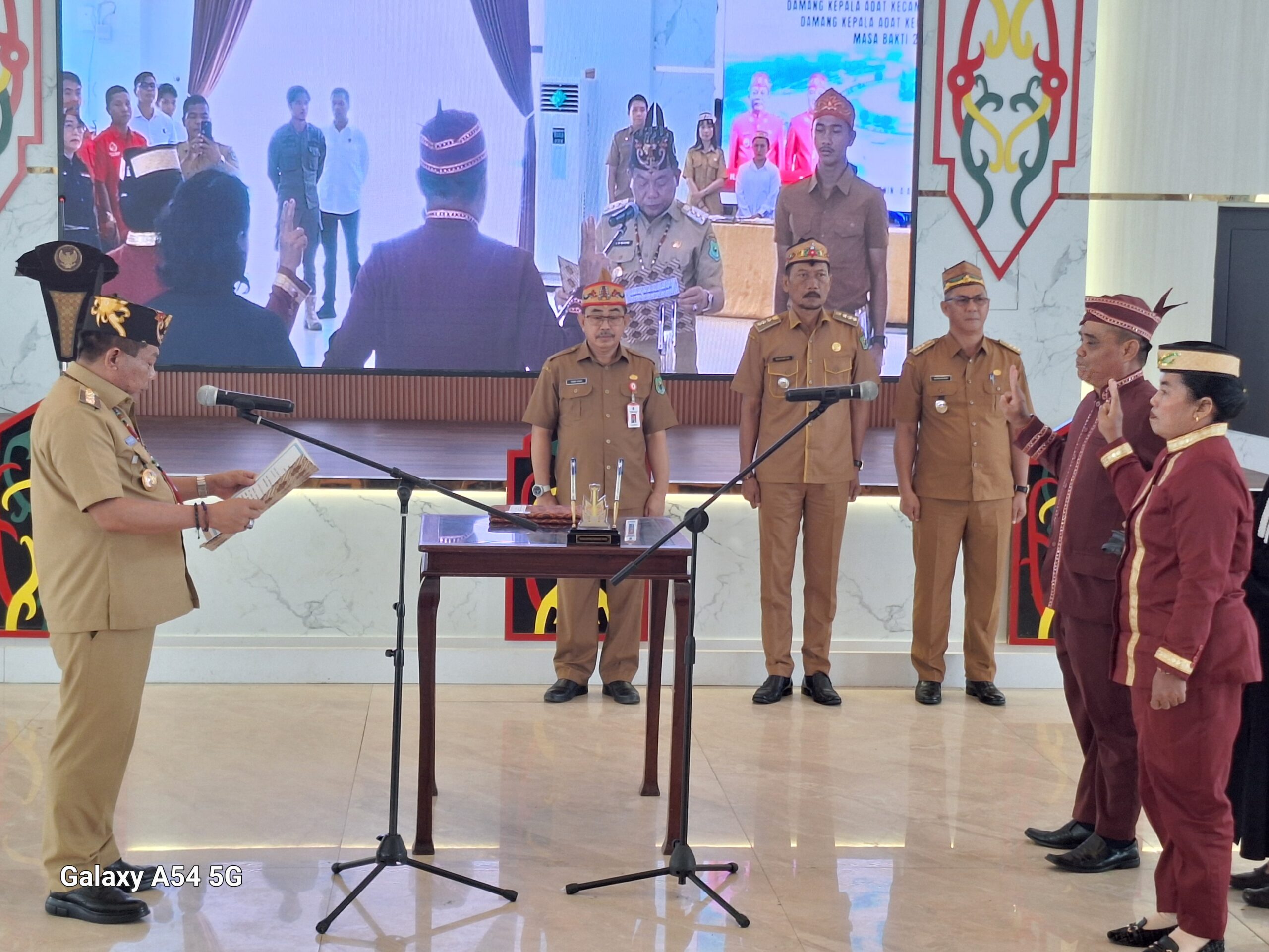 PELANTIKAN DAMANG KEPALA ADAT-Bupati Tegaskan Pentingnya Pelestarian Budaya dan Adat