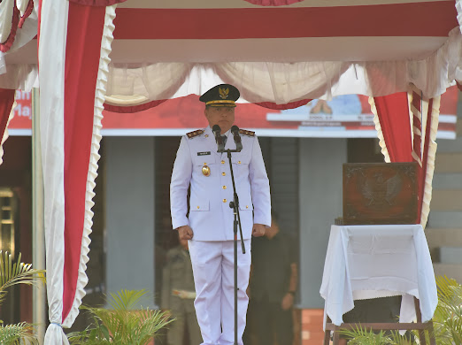 Wabup Pimpin Upacara Penurunan Bendera Merah Putih