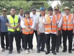 Bupati Wiyatno Pantau Pekerjaan Jalan Penghubung Dua Kecamatan